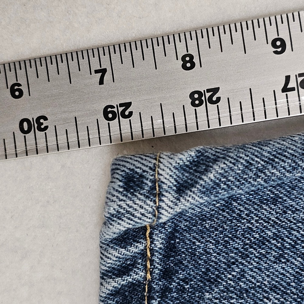 Wrangler Hero Authentic Jeans Mens 33x30 Reg. Fit Straight Leg Medium Wash Denim - Picture 3 of 11